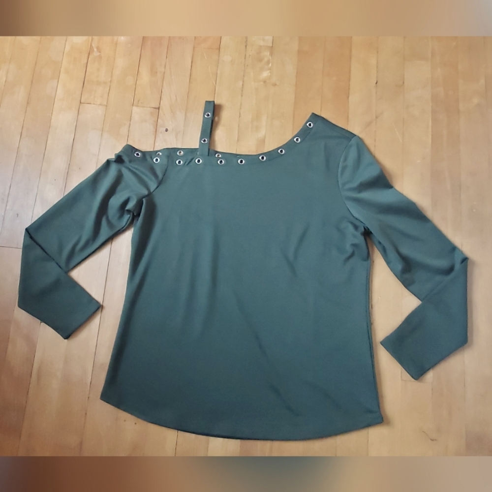 Venus Off The Shoulder Top